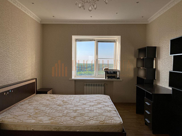Снять 3-к квартиру, 104 кв.м. (№2298)