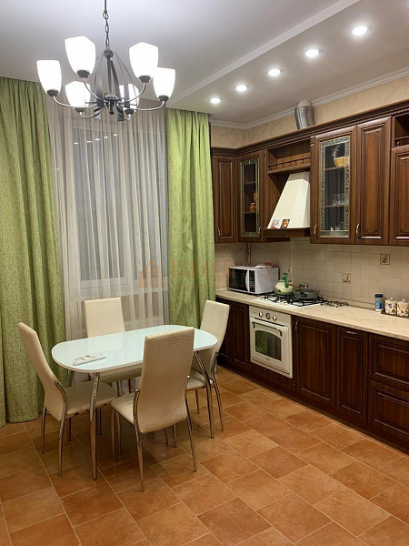 2-к квартира, 115 кв.м. (№2737)