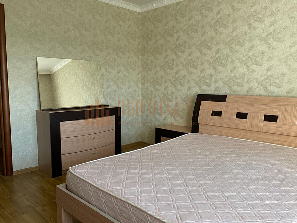 Снять 3-к квартиру, 104 кв.м. (№2298)