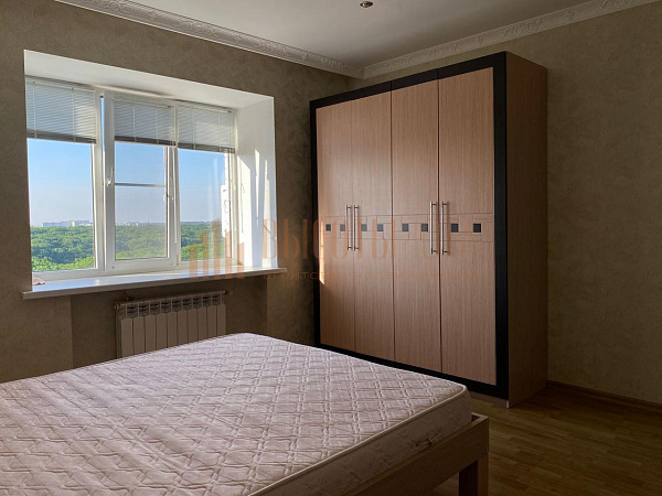 Снять 3-к квартиру, 104 кв.м. (№2298)